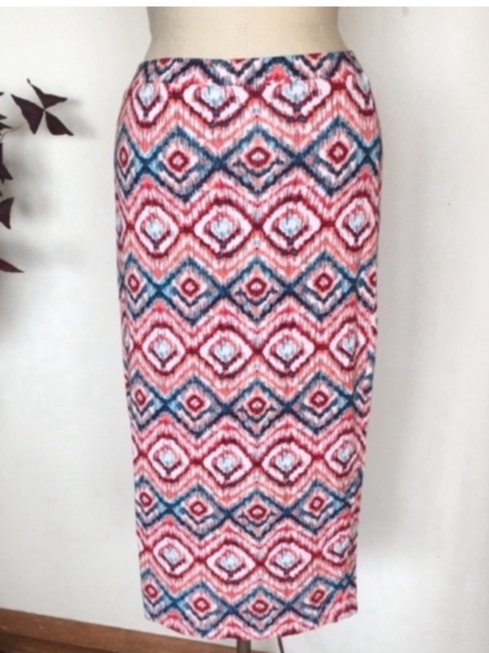 NWOT rayon knit pencil skirt, midi, with lining M